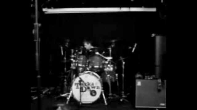 Oldie alderson of Tarka Dawn rocks out the sound check смотреть онлайн