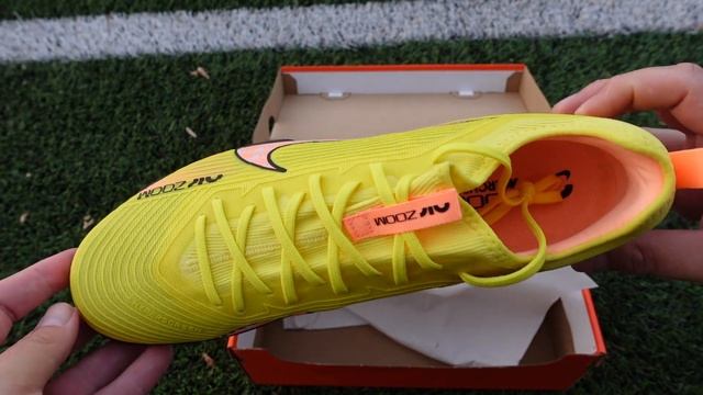 Nike ZOOM VAPOR 15 PRO TF Lucent Pack смотреть онлайн