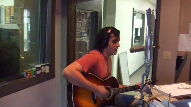 LYAL STRICKLAND ON KEVIN & LIZ SHOW ON ALICE@95.5 смотреть онлайн