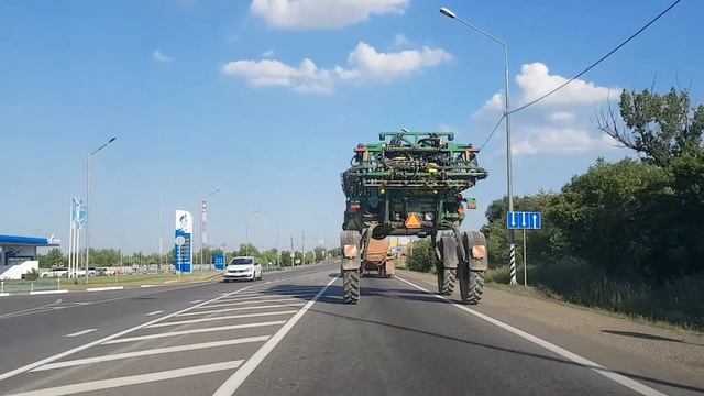 Сельскохозяйственная техника. Необычная техника на дороге смотреть онлайн