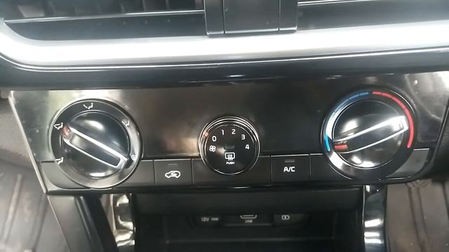 KIA ( H T K ) PLUS 2020 MODEL USED CARS SHOWROOM CAUVERY CARS CONT : 9900094651 смотреть онлайн