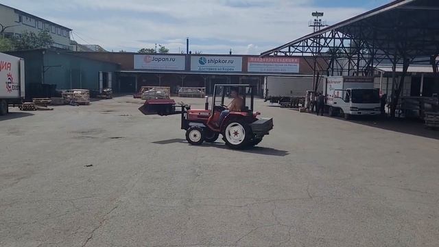 06 августа 2022 г. Владивосток. Трактор Shibaura PF19. смотреть онлайн