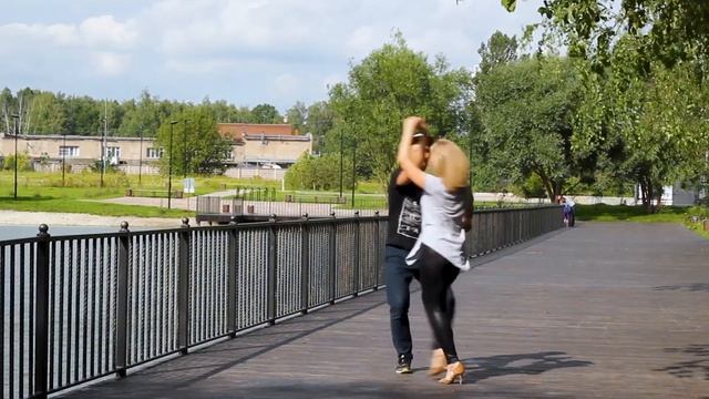 ???? #танцывкустах ? Женя и Кристина ? Bachata Open Air в Зеленограде смотреть онлайн