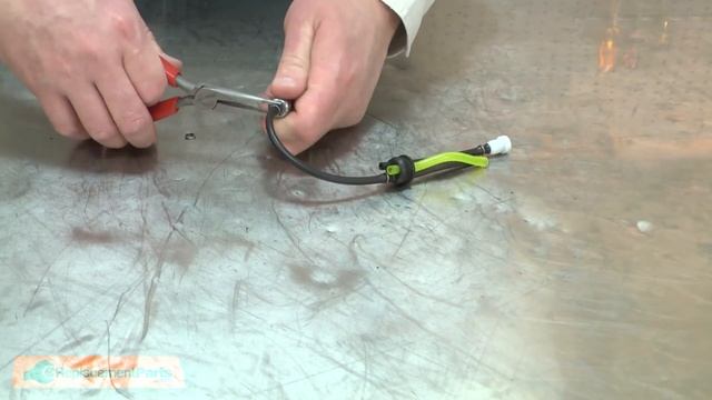 Echo Trimmer Repair - Replacing the Clip (Echo Part # 13201309820) смотреть онлайн