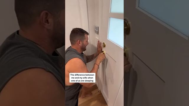 Разница между мной и моей женой, когда один из нас спит. смотреть онлайн