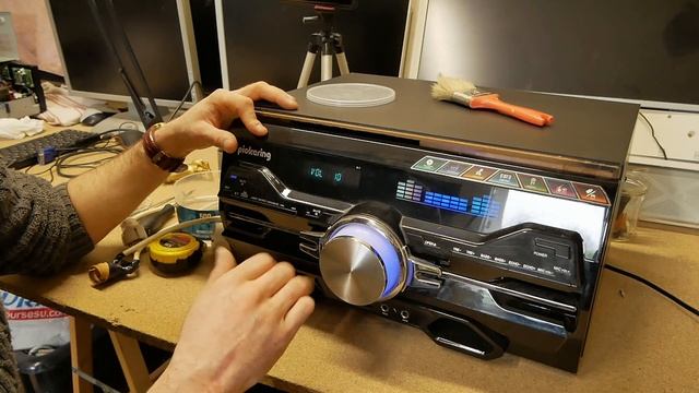 Changement de courroie lecteur cd (Chaine hifi Pickering)? смотреть онлайн