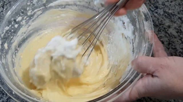 BOLO SURPRESA FOFINHO! PERFEITO PARA O CAFÉ, SIMPLES E FÁCIL. смотреть онлайн