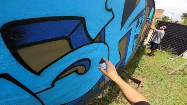 Graffiti Classic Blue & Yellow Color Combo