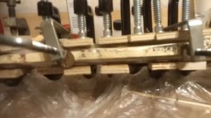 Ремонт сломаной лыжи Фишер RCS. Нюансы склейки эпоксидкой.