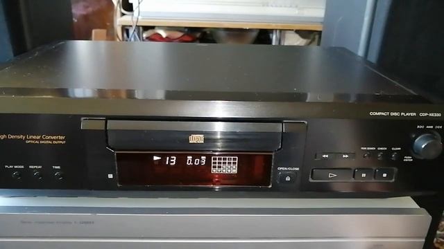 Sony CDP-XE330 смотреть онлайн