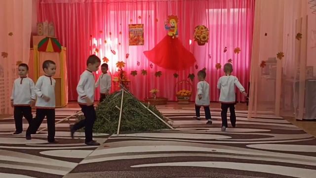 танец "Варенька", 5-6 лет смотреть онлайн