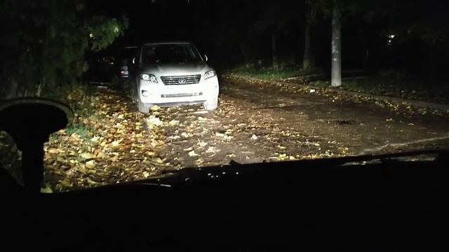 Suzuki SX4 : сравнение света фар с штатным Дачия Логан. смотреть онлайн