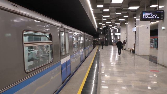 Парад поездов на БКЛ станция Зюзино смотреть онлайн