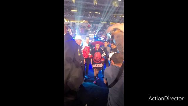 Isaac "Pitbull" Cruz makes his way to the ring!!! смотреть онлайн