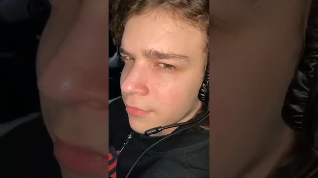 uglystephan выпил 6 липтонов и пошёл скамить лохов на ножи в кс смотреть онлайн