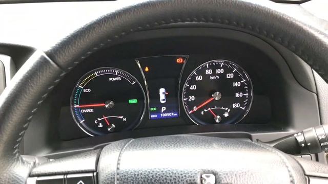 Toyota Crown Hybrid 2015