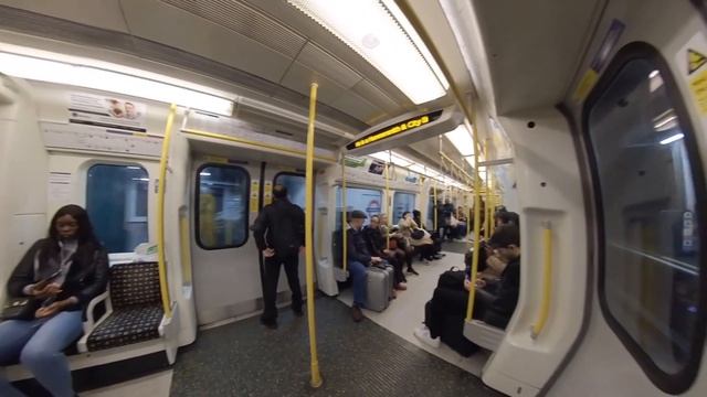 London Underground First Person Journey - Angel To Mile End Via Moorgate