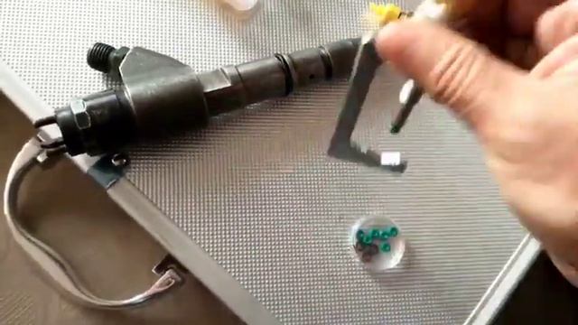 Conectores para retorno de inyectores common rail. смотреть онлайн