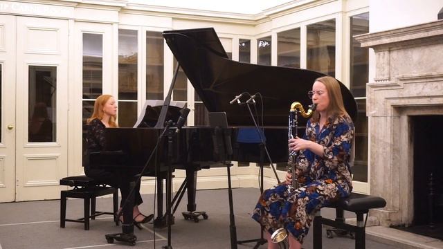 V. Monti: Czardas - bass clarinet and piano смотреть онлайн