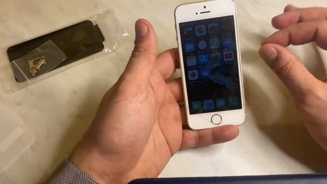 Б/У iPhone SE 64gb за 2000 рублей. В 2020 Обзор, + замена корпуса смотреть онлайн