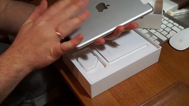 Распаковка и обзор iPad mini смотреть онлайн