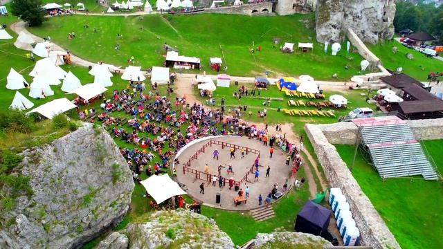 Замок Ogrodzieniec (Польша) / zamek Ogrodzieniec / Ogrodzieniec Castle (Poland) смотреть онлайн