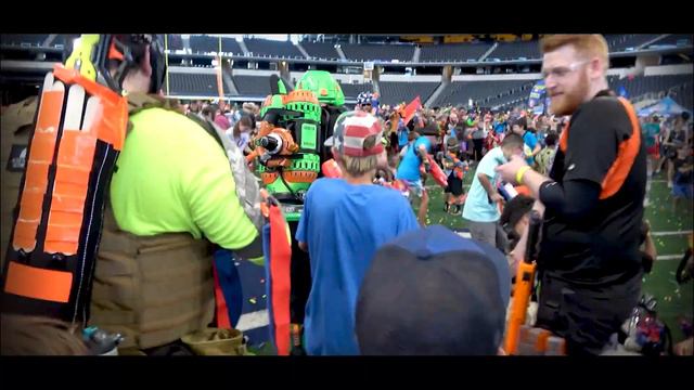 Nerf ZombieStrike DoomGuy Armor At Jared's Epic Blaster Battle смотреть онлайн