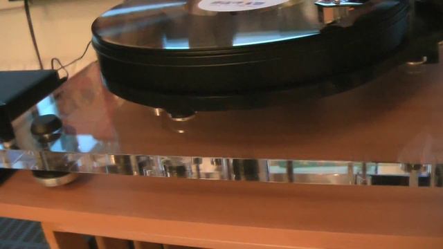 Logo Band Eternal Flame on Vinyl, on the project perspex 6 Turntable смотреть онлайн