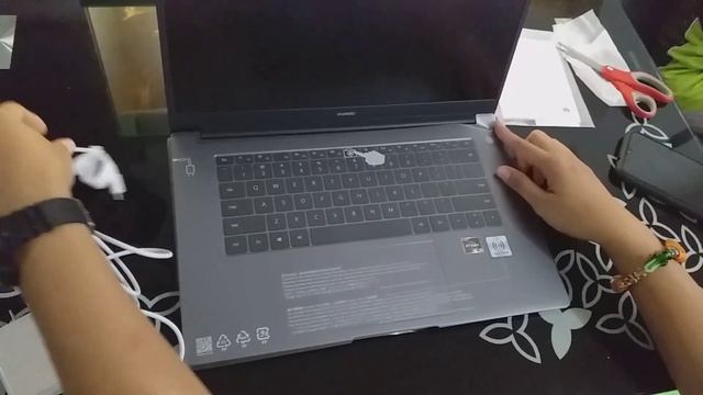 Unboxing HUAWEI MateBook D 15 AMD ? смотреть онлайн