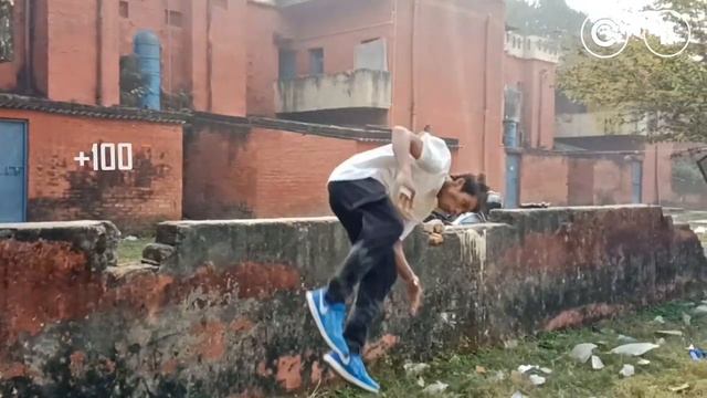 Vector in Real Life ( Running For Life ) | Hunter Mode смотреть онлайн