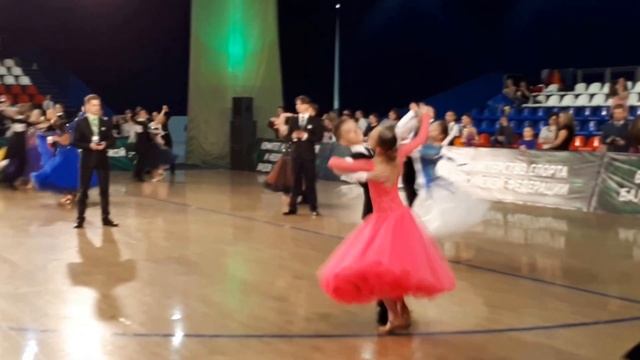 Green VELVET Cup Максим - Яна смотреть онлайн