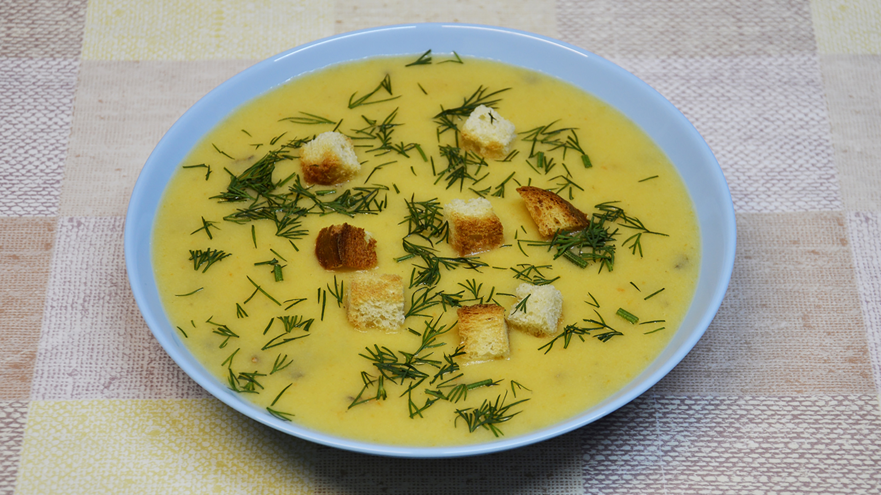 Суп-пюре с грибами дети обожают съедают в один миг.