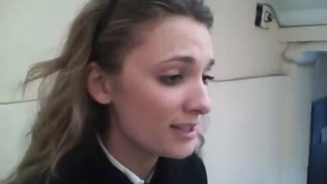 Пение в подъезде Se tu m'ami смотреть онлайн