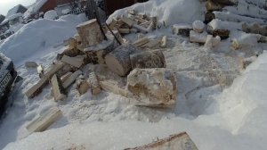 Колю дрова на следующую зиму