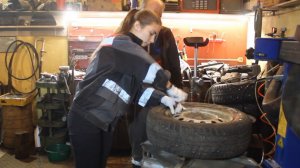 Профессия ШИНОМОНТАЖНИК