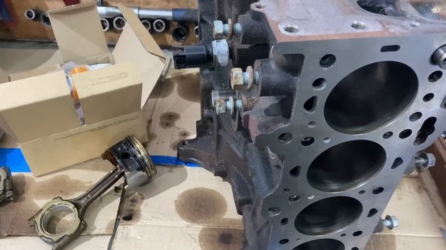 Хендай Гетц 2006 G4HD.чугунный блок и всё так же расход масла.Полный ремонт ДВС. смотреть онлайн