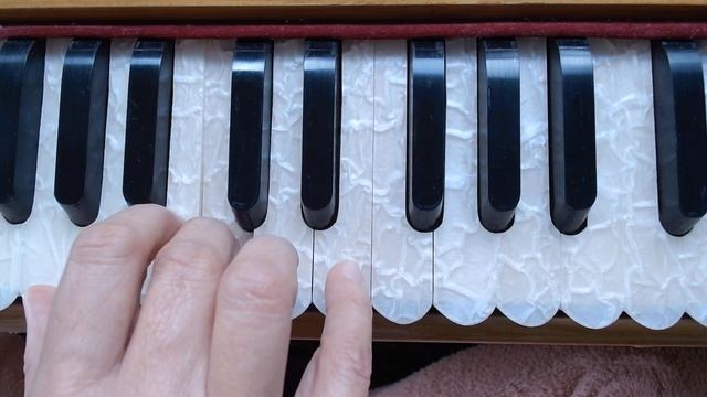 Sat Narayan Haree Narayan I Mantra mit einfachen Harmonium-Akkorden (Version Hansu Jot) смотреть онлайн