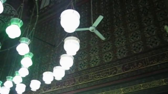 Singing (Mosque of Sayyidna Al-Hussein, Cairo, Egypt) смотреть онлайн