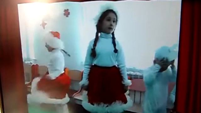 Песня Дед мороз деткам елочку принес. Дет Сад № 77 Баку.Ясамальский район.Новый год 2017