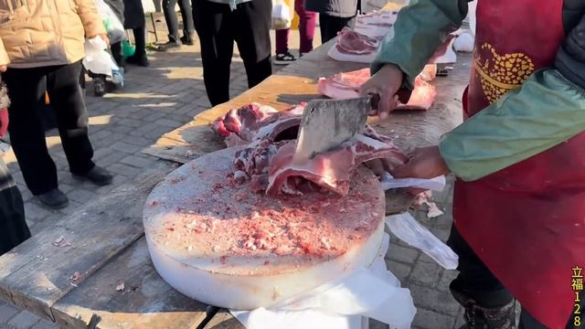老孟東北市集賣豬肉，600多公斤肥豬被瘋搶，賣得太過癮了！ 【立福128】