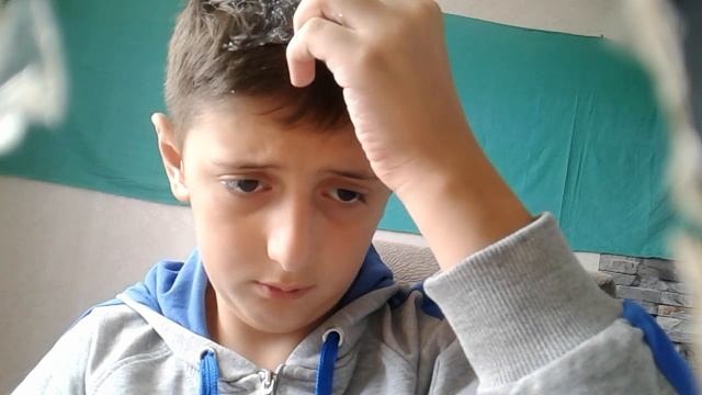 Лизун на голове (очень больно!!!) смотреть онлайн