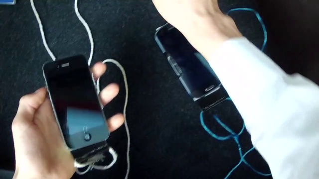 Краш-тест: iPhone 4S vs Samsung Galaxy SIII смотреть онлайн