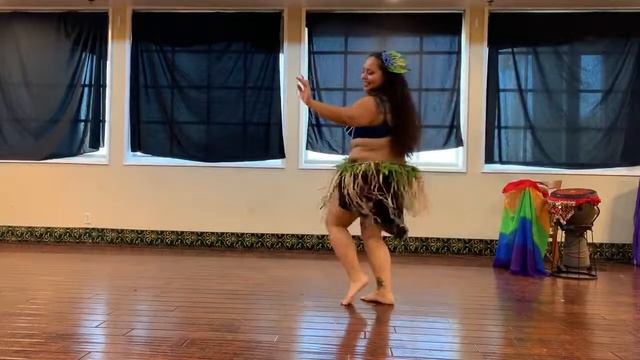 Amaryllis Rae dancing Tahitian (front view) смотреть онлайн