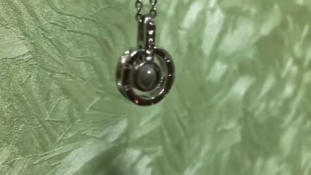 Девушка из Екатеринбурга о кулоне Я Люблю Тебя на 100 языках! смотреть онлайн