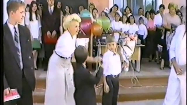 1 сентября 1995 год,школьная линейка в лицее №2 г.Лабинска(отрывок) смотреть онлайн