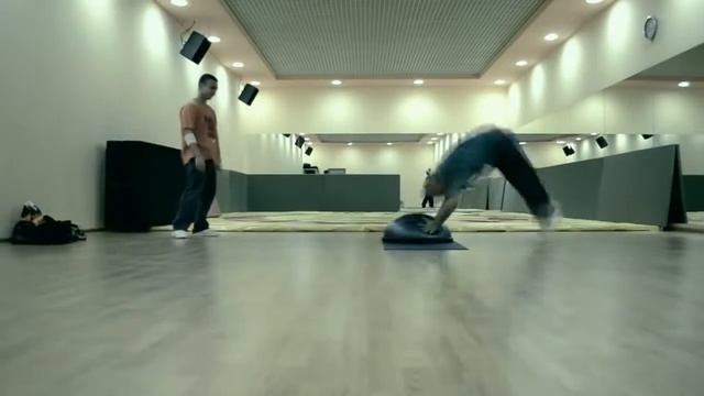 Танцевально-акробатическое шоу "Все очень просто". Тренировка смотреть онлайн