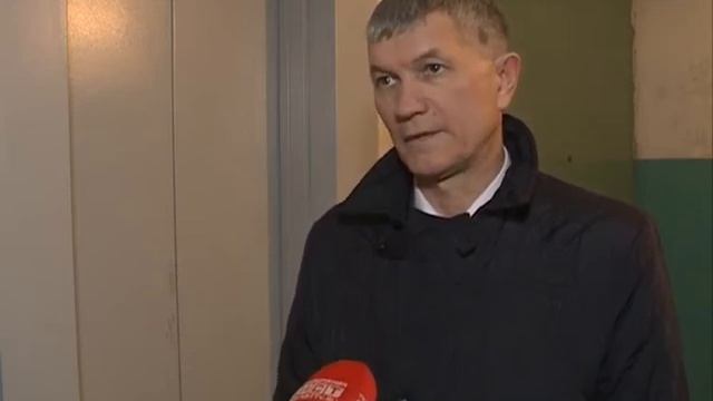 Жители Ангарска уже несколько месяцев живут без лифтов смотреть онлайн