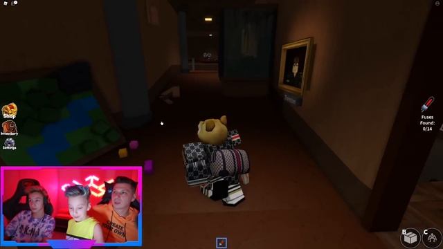 СИНИЙ Монстр Придавлен в ROBLOX Rainbow Friends шт Real Life смотреть онлайн