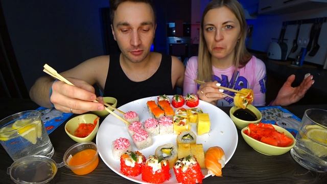 Мукбанг - Суши роллы / Что подарить на НОВЫЙ ГОД мужу и жене 2021 / не ASMR смотреть онлайн