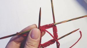 Вязание носков: соединение петель в круг